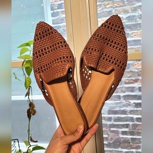 Universal threads woven mules